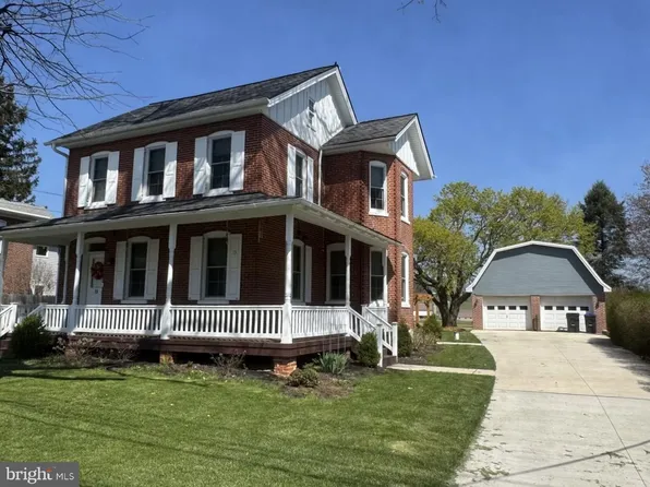 15 N Kinzer Rd, Kinzers, PA 17535