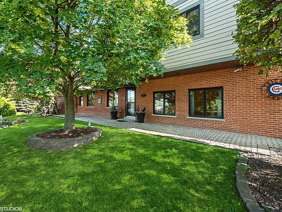 5th image of 8831 W Parkview Ln