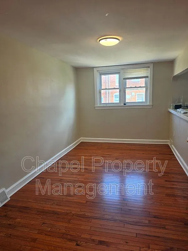 3 bed, 1.5 bath, 1234 sqft, $1,900 — Photo 3