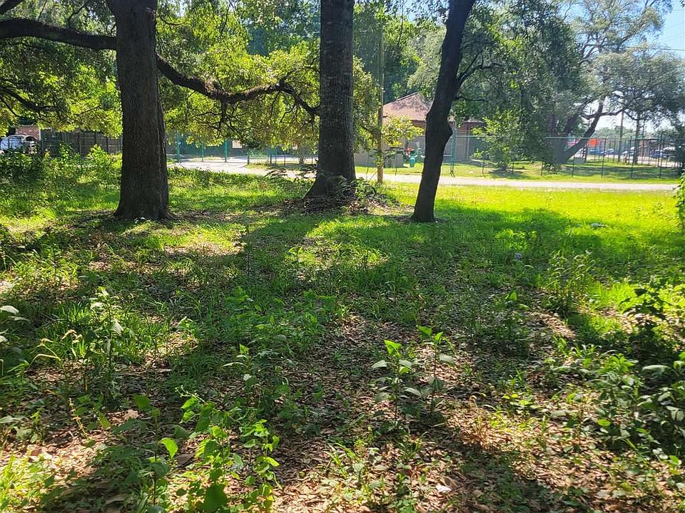 1st image of 7901 Alexia Dr