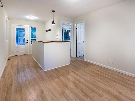 4th image of 504 Eden Ave