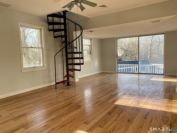 4th image of 15 Baxter Road