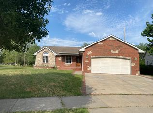 843 S Sunset Cir, Andover, KS 67002