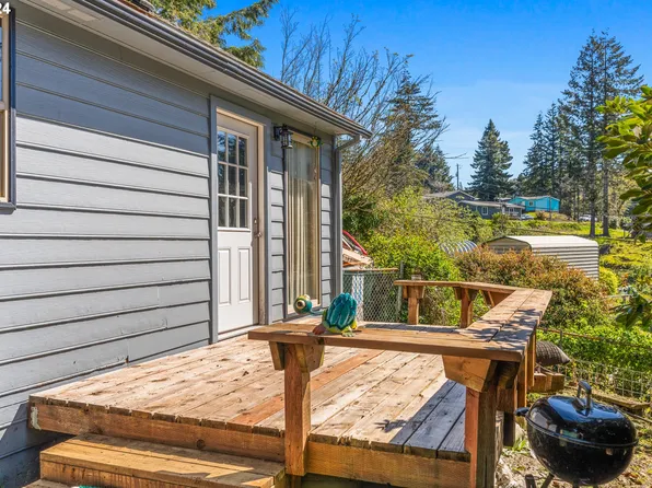 426 N Vista Ter, Otis, OR 97368