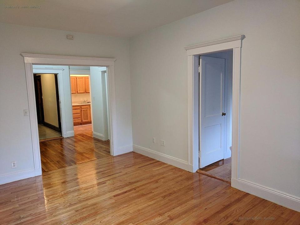 2nd image of 35 Orkney Rd #Lm2