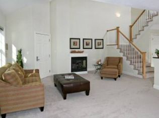 6 Hastings St, Wellesley, MA 02481