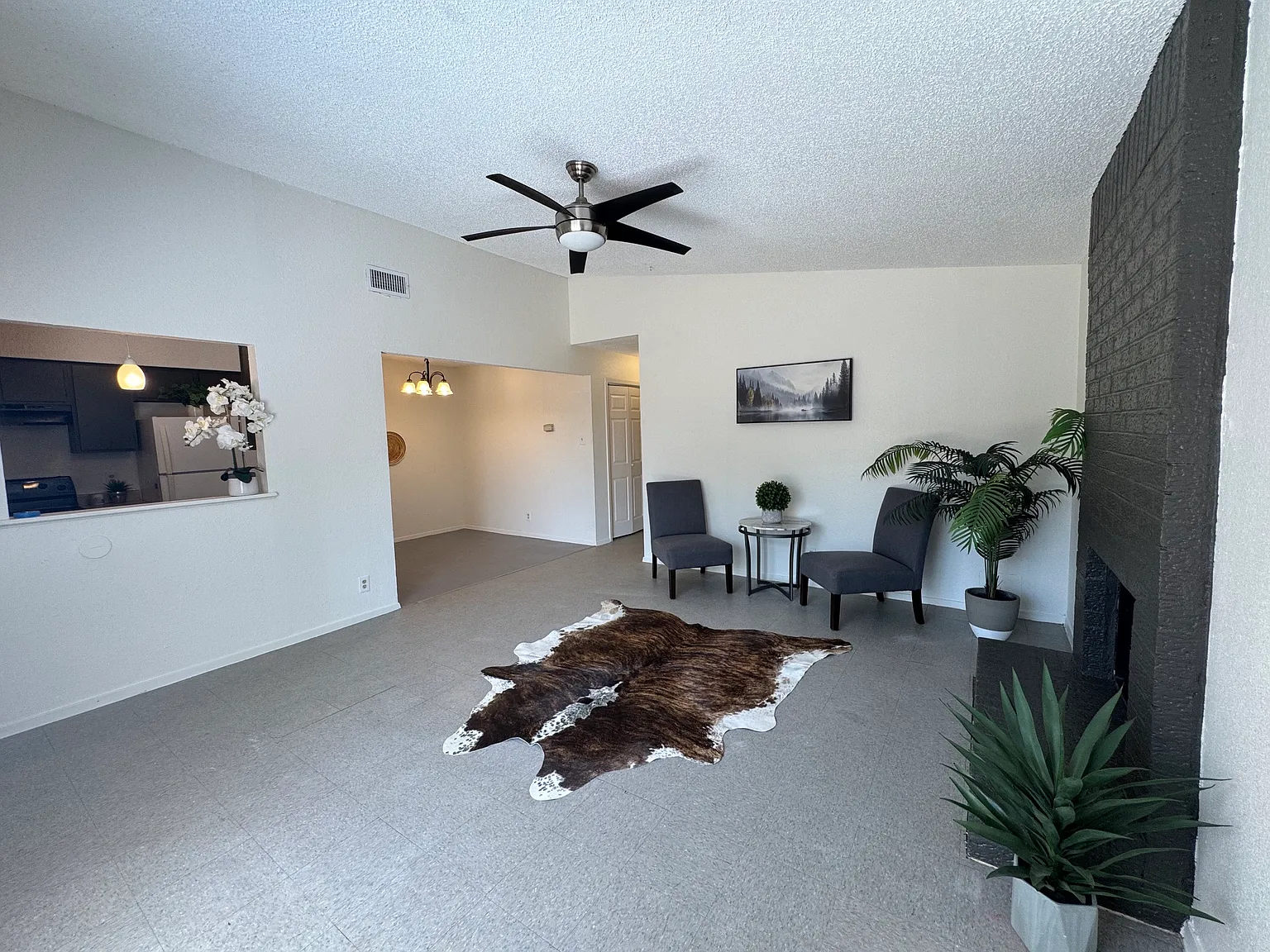 2 bed, 909 sqft, $1,450 — Photo 2