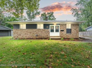 1616 Holly Ct, Lansing, MI 48910