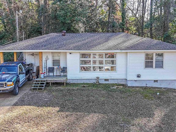 2nd image of 9 Dogwood Ln