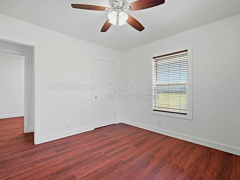 1107 W Hanna St — Photo 15
