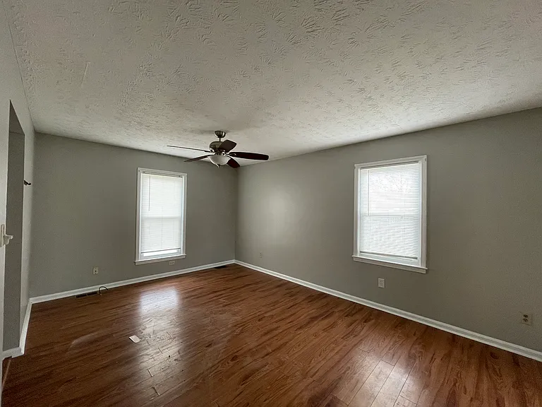 1073 Spring Run Rd — Photo 3
