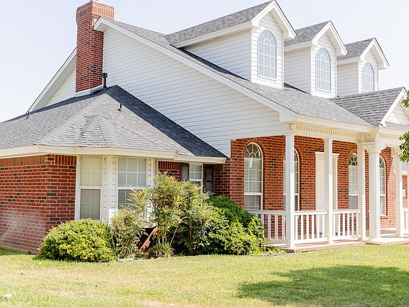 5th image of 3920 Springwood Dr