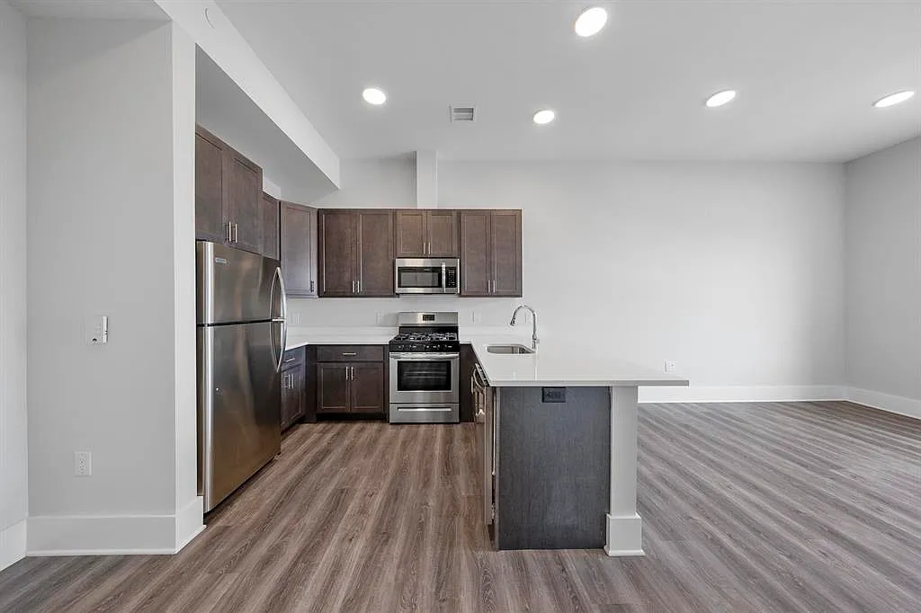 660 Lofts — Photo 1