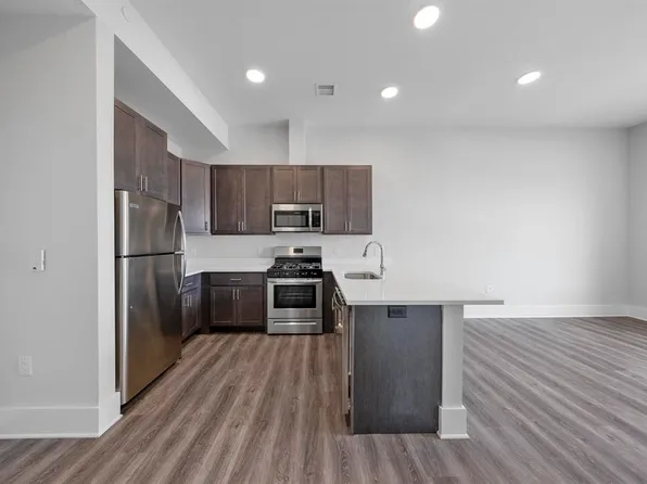 660 Grand Street image 1 of 22