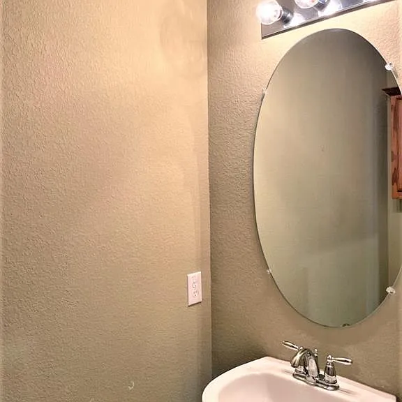 2409 Dovetail St — Photo 59