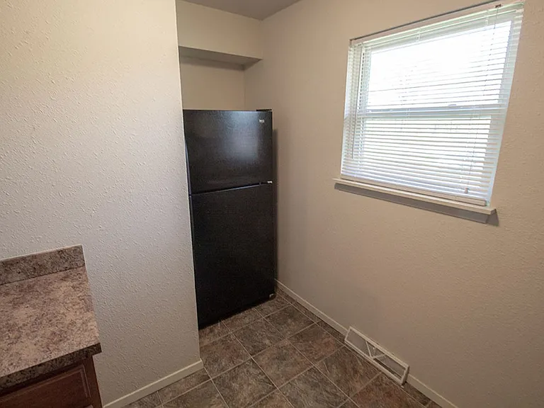 1007 W Ash St — Photo 8