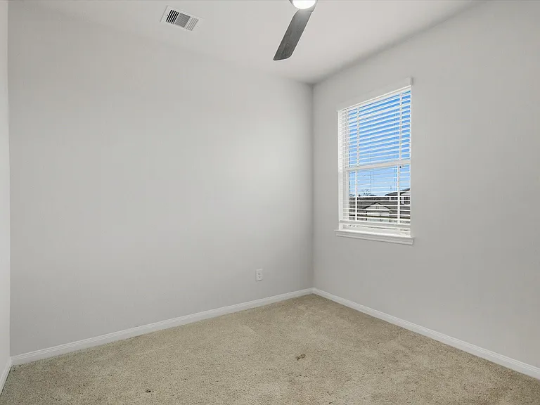 1228 Haverford Ln — Photo 28