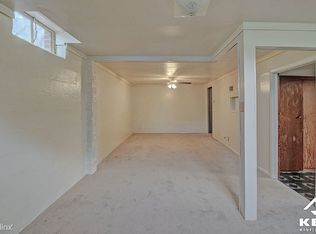 2154 S Parkwood Ln, Wichita, KS 67218