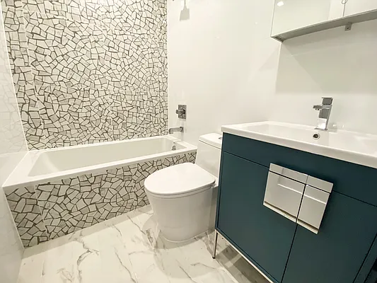 Rented by Lofts and Flats LLC | media 29