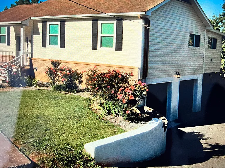 9301 Oakshire Cir — Photo 10
