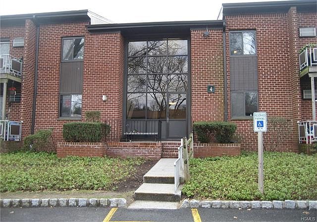 1st image of 4 Charles Ln APT 1C