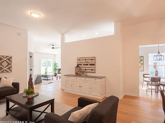 5th image of 16325 MAGNOLIA GROVE Way