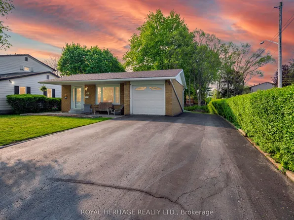 45 Barbara St, Quinte West, ON K8V 1Z6