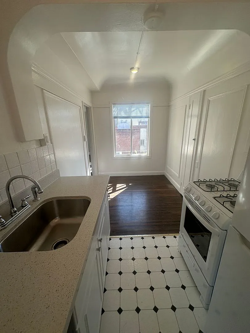 1167 Bush Street — Photo 3