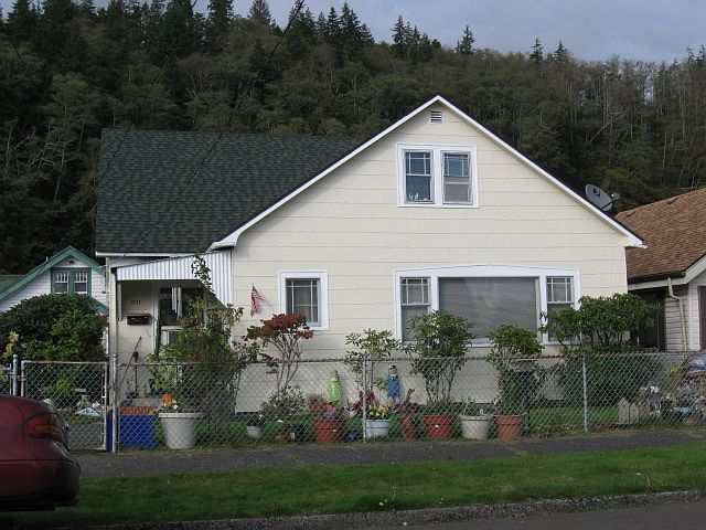 2nd image of 2731 Cherry St