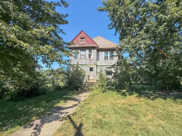 107 W Green St, Broadlands, IL 61816