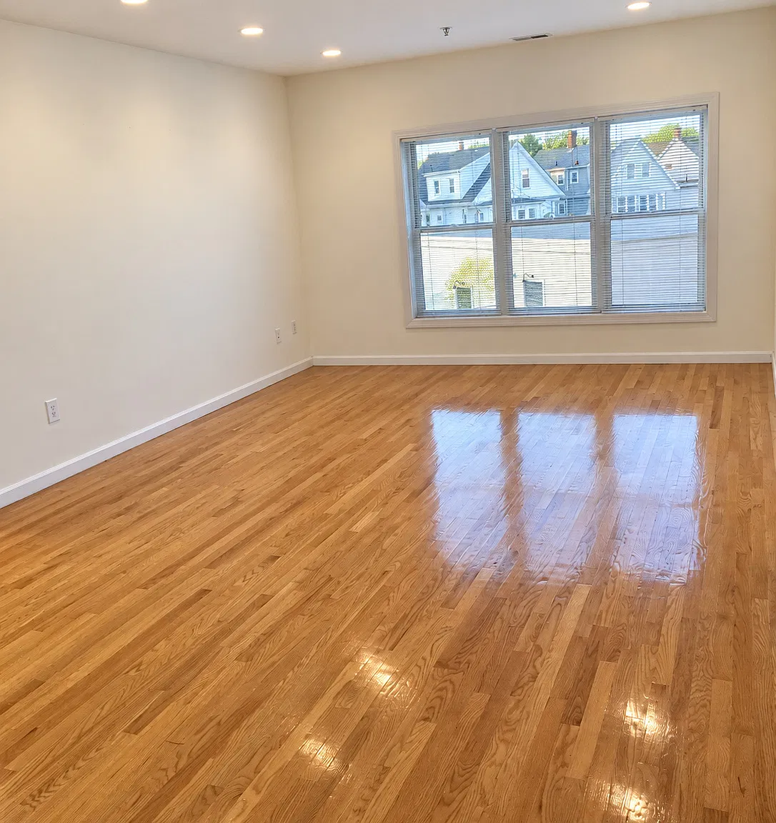2 bed, 1040 sqft, $3,800 — Photo 4