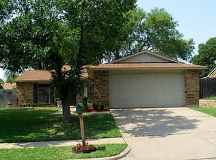3717 Hackberry Ln, Bedford, TX 76021