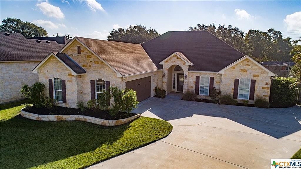 402 Iron Gate, Victoria, TX 77904 Zillow