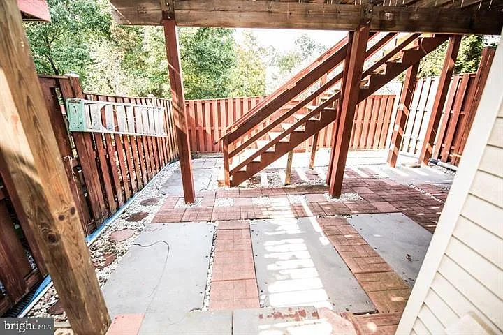 8359 Regal Oak Ct — Photo 35