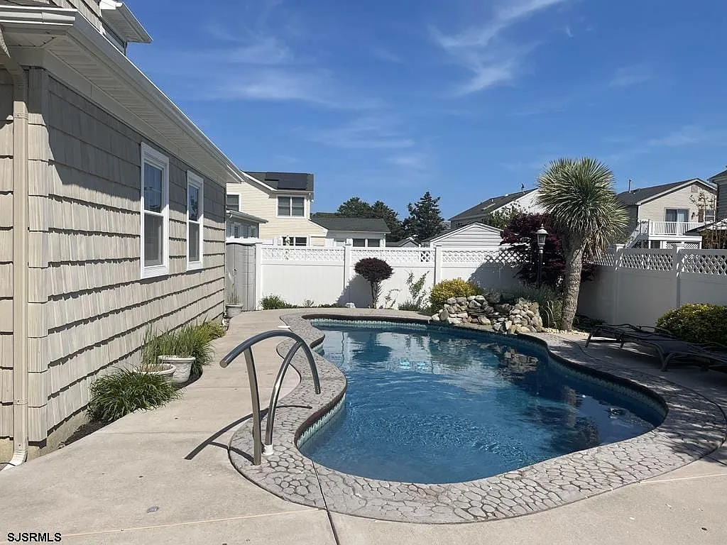 5 bed, 5.0 bath, $8,500 — Photo 3