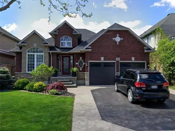 12 Sophia Dr, Hamilton, ON L0R 1P0