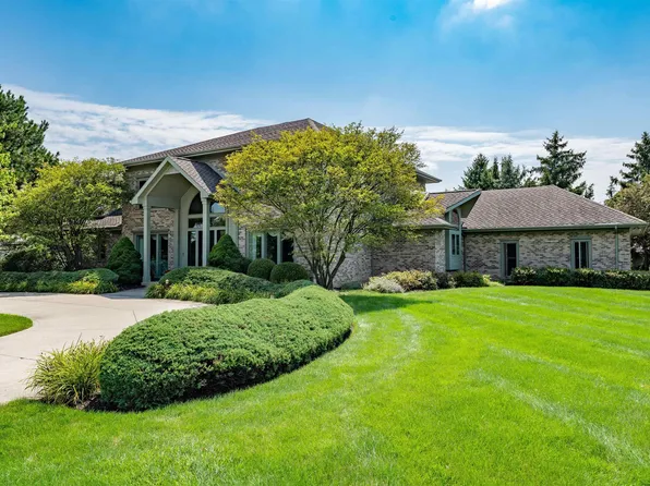 2323 Sycamore Hills Dr, Fort Wayne, IN 46814