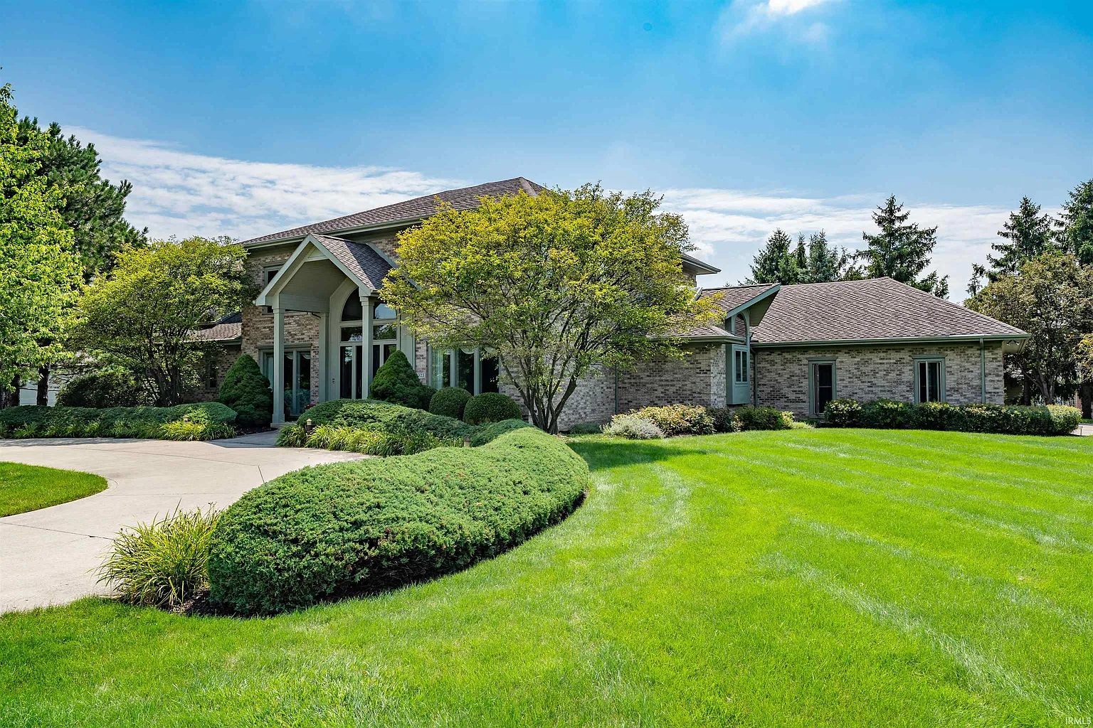 2323 Sycamore Hills Dr photo 1