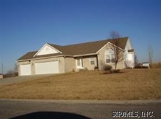 108 Savannah Ct, Marine, IL 62061