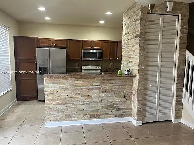 Kendall Commons Residenti — Photo 1