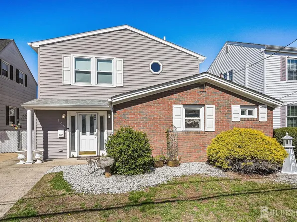 106 Chingarora Ave, Keyport, NJ 07735