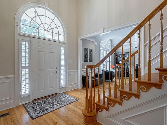 5th image of 3691 Bay Hill Court