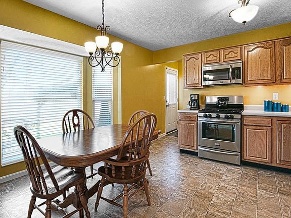 3rd image of 123 Zachary Dr