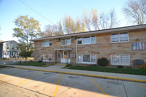 2 bed, 1.0 bath, 800 sqft, $1,225 Photo 1