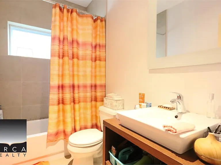 5060 Pinetree Cres — Photo 30