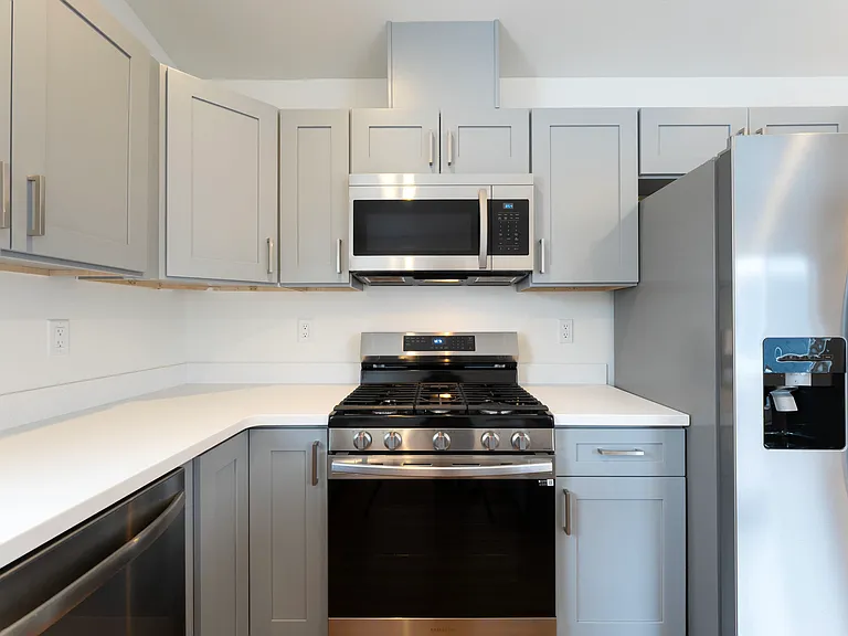 Silver Star Apartments — Photo 44