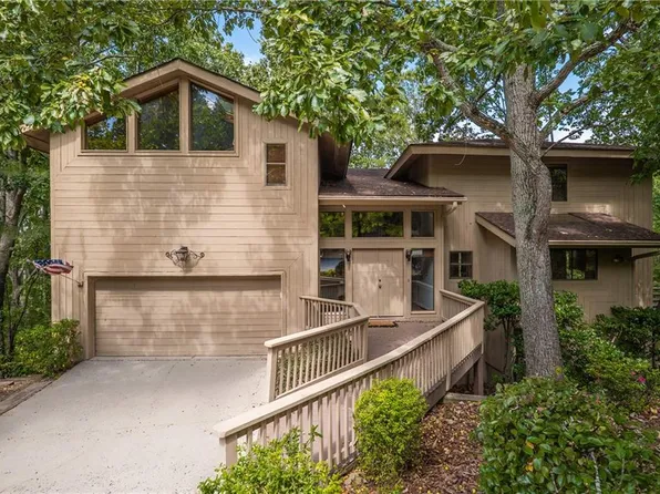 375 N Peak Dr, Johns Creek, GA 30022