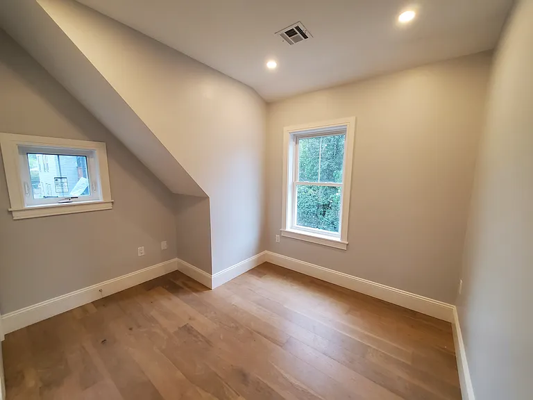 51 Fairbanks St #4 — Photo 13