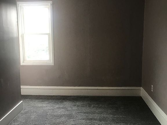 3rd image of 490 N 1st St APT B