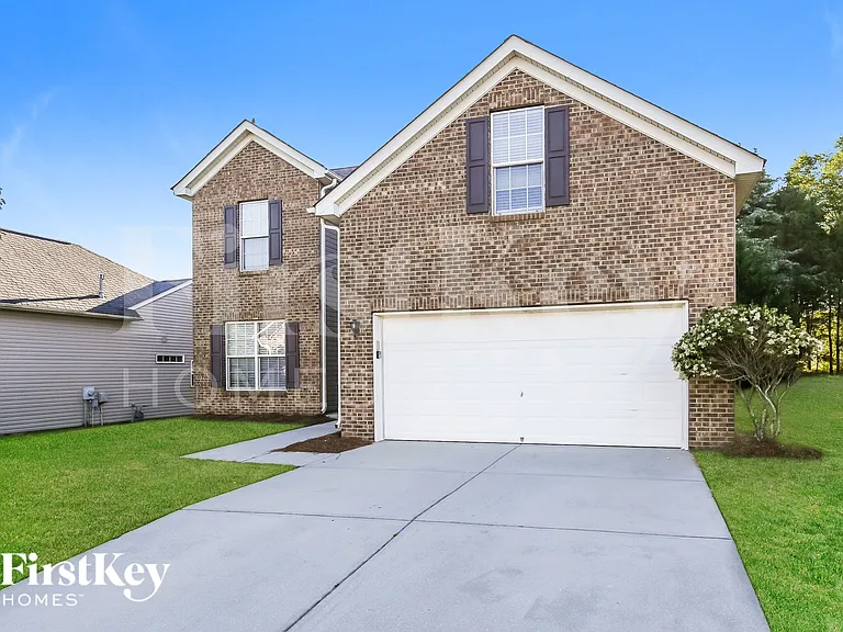 1011 Bridleside Dr — Photo 2